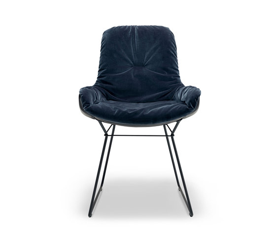 Leya | Armchair Low with wire frame | Chairs | FREIFRAU MANUFAKTUR