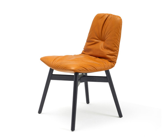 Leya | mit Holz mit Kreuzzarge | Stühle | FREIFRAU MANUFAKTUR