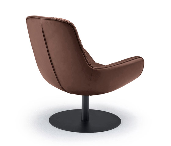 Leya | Lounge Chair with central leg | Fauteuils | FREIFRAU MANUFAKTUR