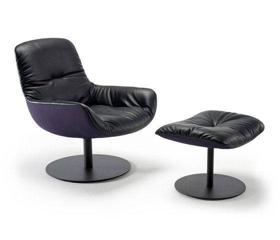 Leya | Lounge Chair with central leg & Ottoman | Poltrone | FREIFRAU MANUFAKTUR