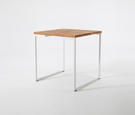Studio | Cafe Table | Bistro tables | Liqui Contracts