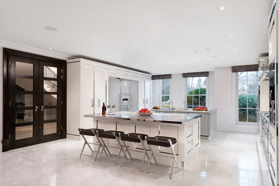 TAILOR MADE KITCHENS | SILVER GREY & POLISHED CHROME KITCHEN | Cocinas integrales | Officine Gullo