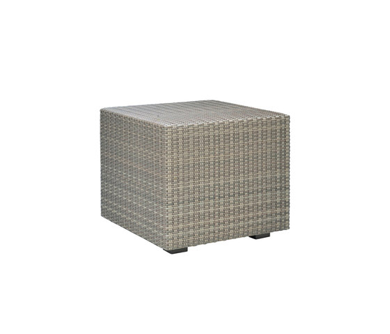 SEE! RATTAN CLOSED CUBE SIDE TABLE 48 | Tables d'appoint | JANUS et Cie