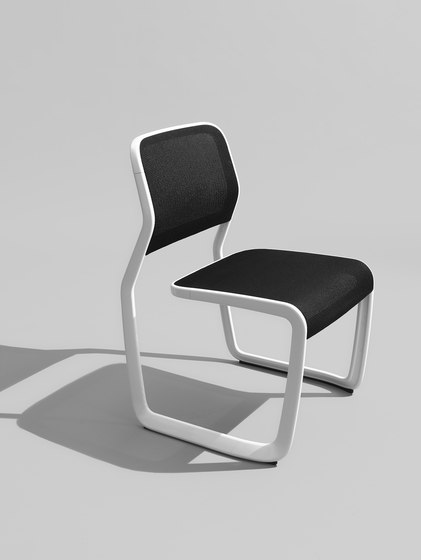 Marc Newson
Aluminum Chair | Sedie | Knoll International