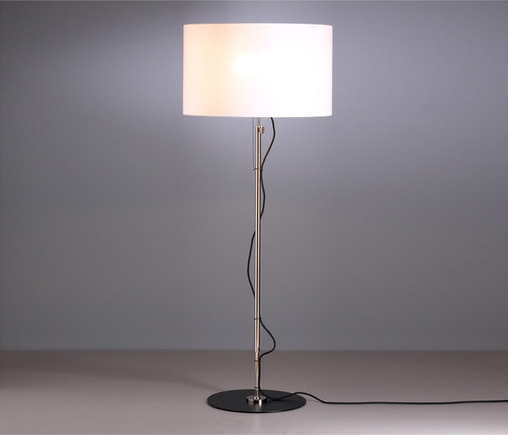 STLWS Floor lamp | Luminaires sur pied | Tecnolumen
