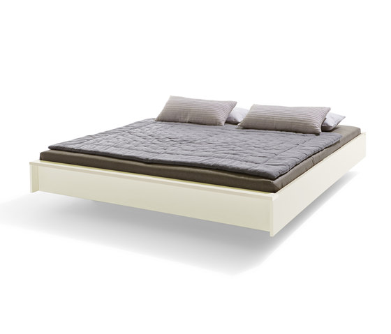 Flai Bed lacquered pure white | Beds | Müller small living
