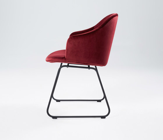 Versu | Chairs | Wendelbo