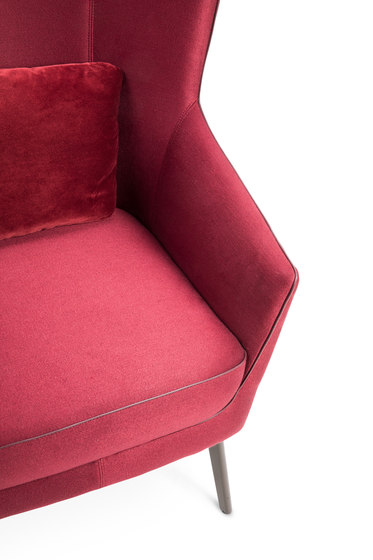 Lilou Wing chair | Poltrone | Christine Kröncke