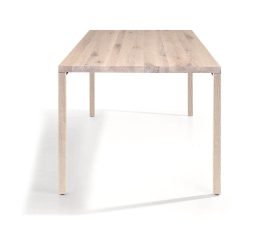Layla | Dining tables | MBzwo