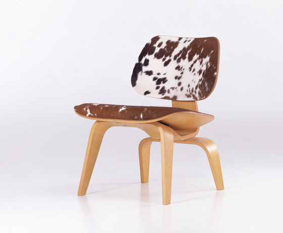 Plywood Group LCW Calf’s Skin | Poltrone | Vitra