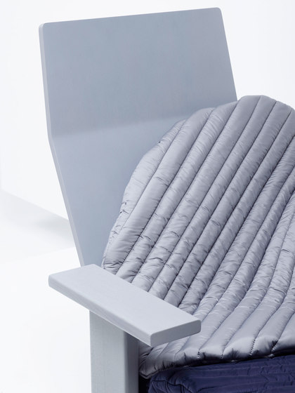 Quindici Lounge with Pillow blue | MC15 | Armchairs | Mattiazzi