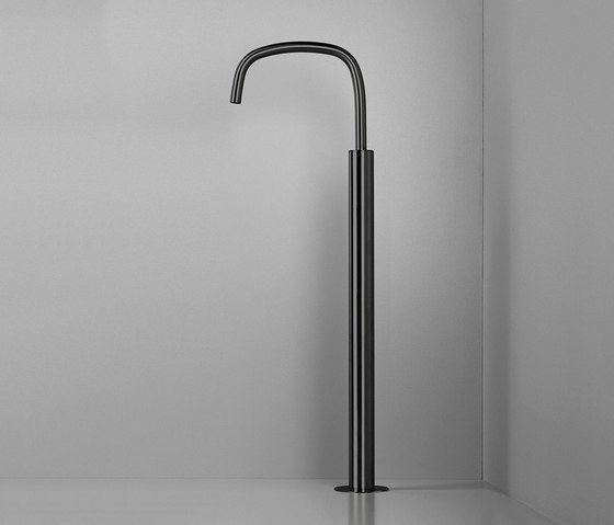 PB33 | Floor mounted bath spout | Bath taps | COCOON