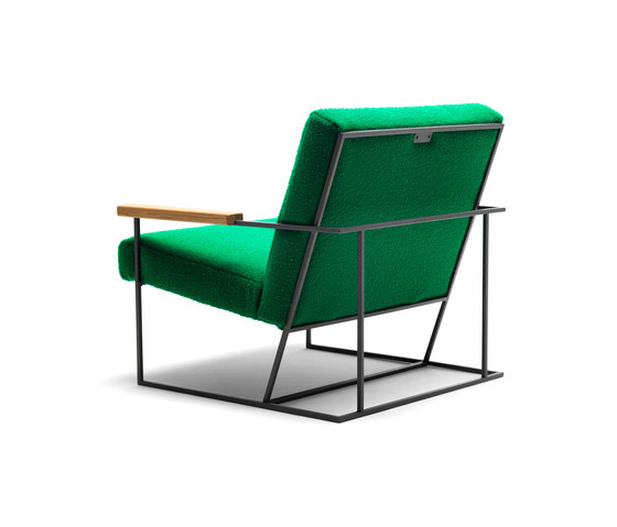 Gotham armchair with oak armrests | Fauteuils | Eponimo