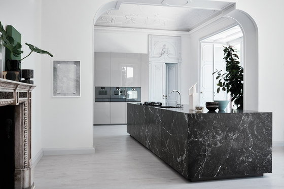 N_Elle | Unexpected Contrasts | Fitted kitchens | Cesar