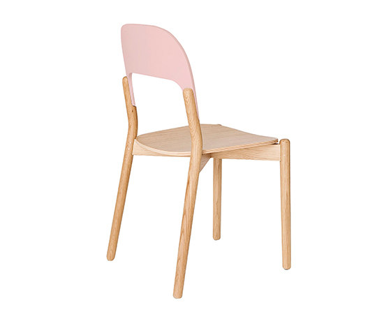 Chair Paula, natural oak and pink backrest | Stühle | Hartô