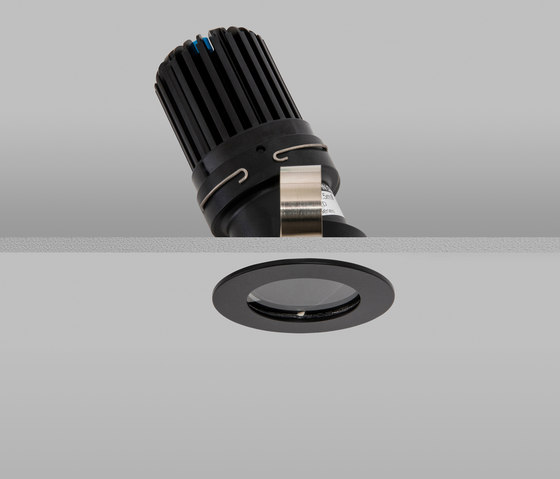 Aquabeam 50+ Black Medium 2700K | Plafonniers encastrés | John Cullen Lighting