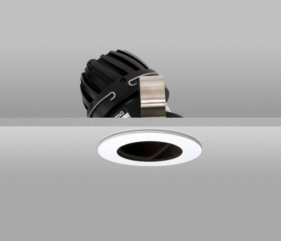 Flush 50 White Wide 2700K Flush Plaster-in | Lámparas empotrables de techo | John Cullen Lighting