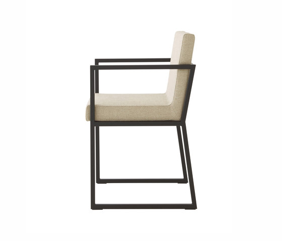 Iso | Carver Chair Black Lacquered Steel Base | Chairs | Ligne Roset