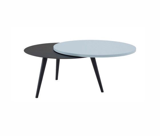Nolly | Table Basse Frene Teinte Noir / Laque Bleu Lavande | Tables basses | Ligne Roset