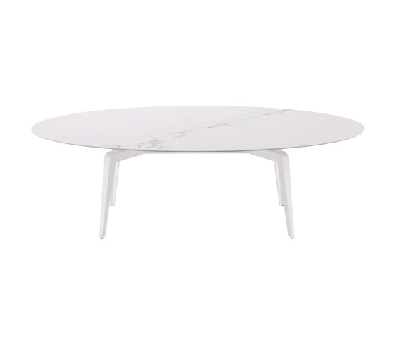 Odessa | Table De Repas - Ovale Pietement Laque Blanc | Tables de repas | Ligne Roset