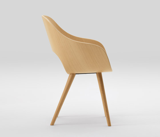 Roundish Armchair (wooden seat) | Chaises | MARUNI