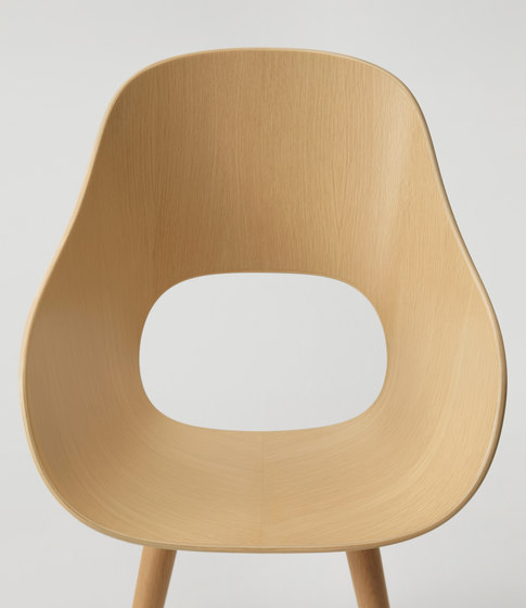 Roundish Armchair (wooden seat) | Sedie | MARUNI