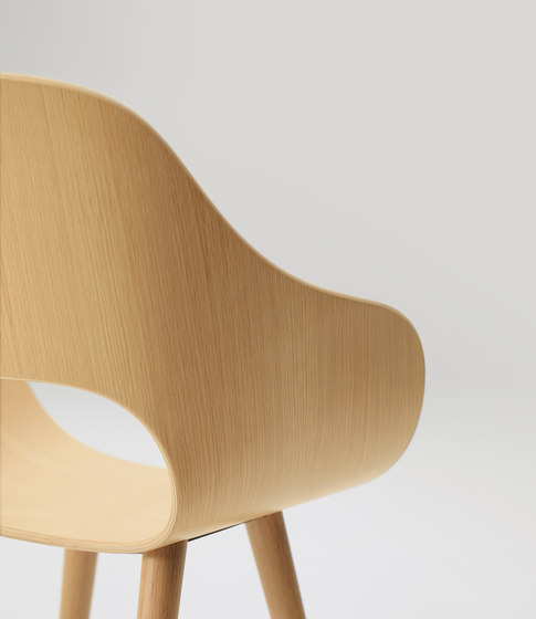 Roundish Armchair (wooden seat) | Chaises | MARUNI