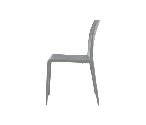 Petra | Chair Light Grey Indoor / Outdoor | Chairs | Ligne Roset