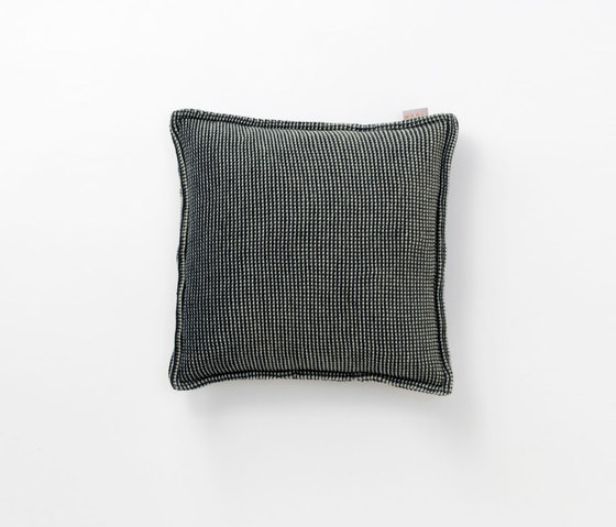 Site Soft | Checks outdoor cushion | Coussins | Warli