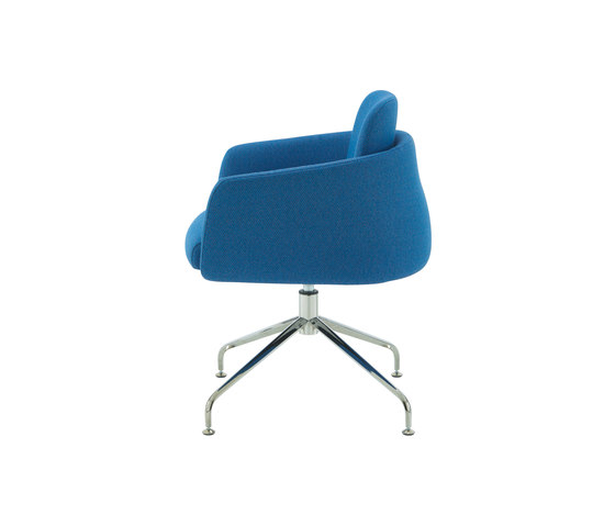 Tadao | Carver Chair Central Pedestal - Brilliant Chrome | Chairs | Ligne Roset