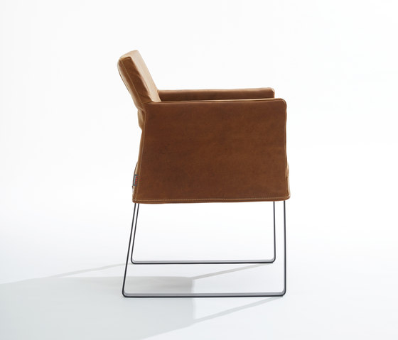 Fellini | Chairs | Label van den Berg