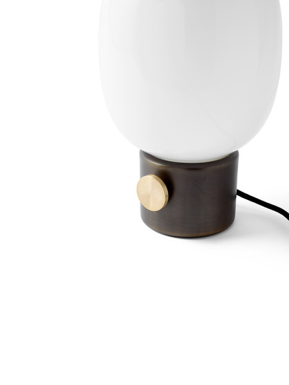 JWDA Table Lamp | Bronzed Brass | Lámparas de sobremesa | Audo Copenhagen