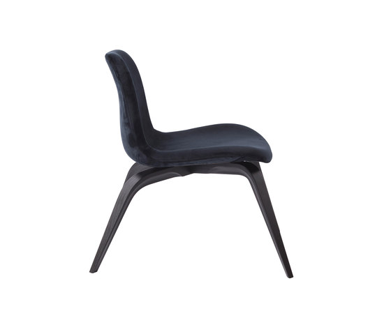 Goose Lounge Chair, Black / Velvet: Midnight Blue | Fauteuils | NORR11