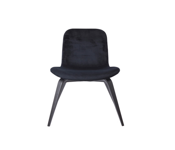 Goose Lounge Chair, Black / Velvet: Midnight Blue | Sillones | NORR11
