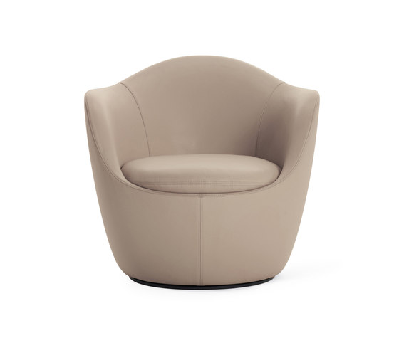 Lína Swivel Chair | Sillones | Design Within Reach