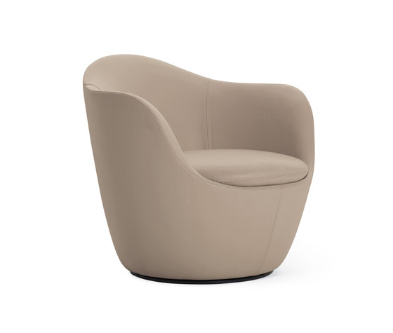 Lína Swivel Chair | Sillones | Design Within Reach