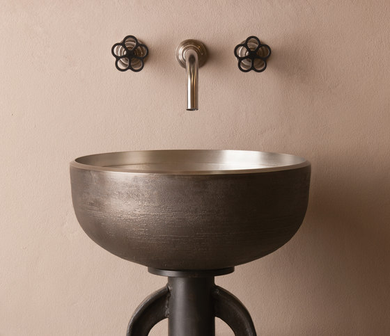 Ore Vessel Sink, White Bronze | Waschtische | Stone Forest