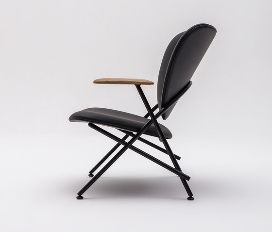 Calder Armchair with wooden side table | Armchairs | Comforty