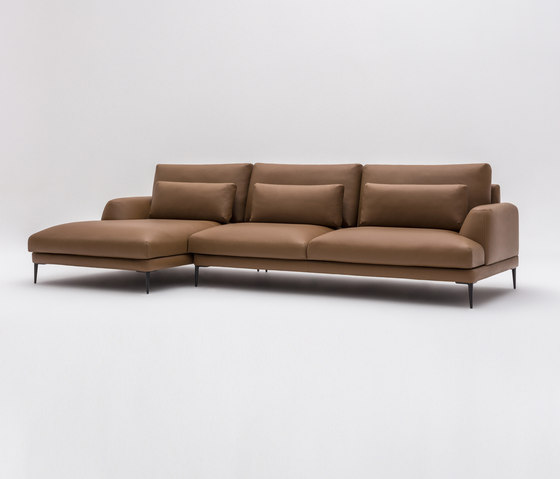 Classic in leather | Sofas | Comforty