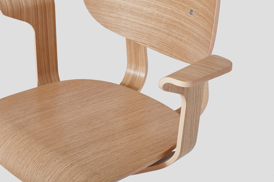 HD Chair With Arms | Stühle | VG&P
