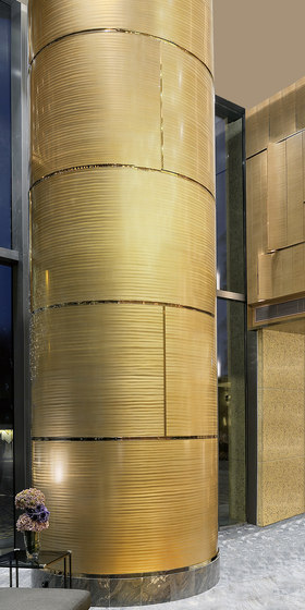 Decorative Round Metal Column Cover in Classic Collection  Goldrush with Bamboo Grain | Massanfertigungen | Moz Designs