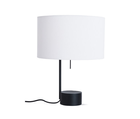 Pleat Drum Table Lamp | Lámparas de sobremesa | Design Within Reach