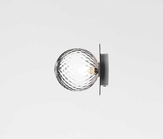 Liila 1 Medium Optic | Lámparas de pared | Nuura