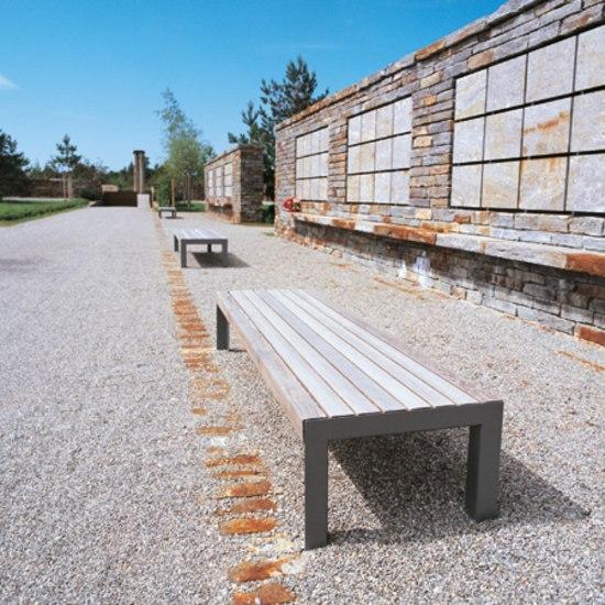 G01 39 OUTDOOR PUBLIC BENCH Exterior benches from Reichenberg Weiss