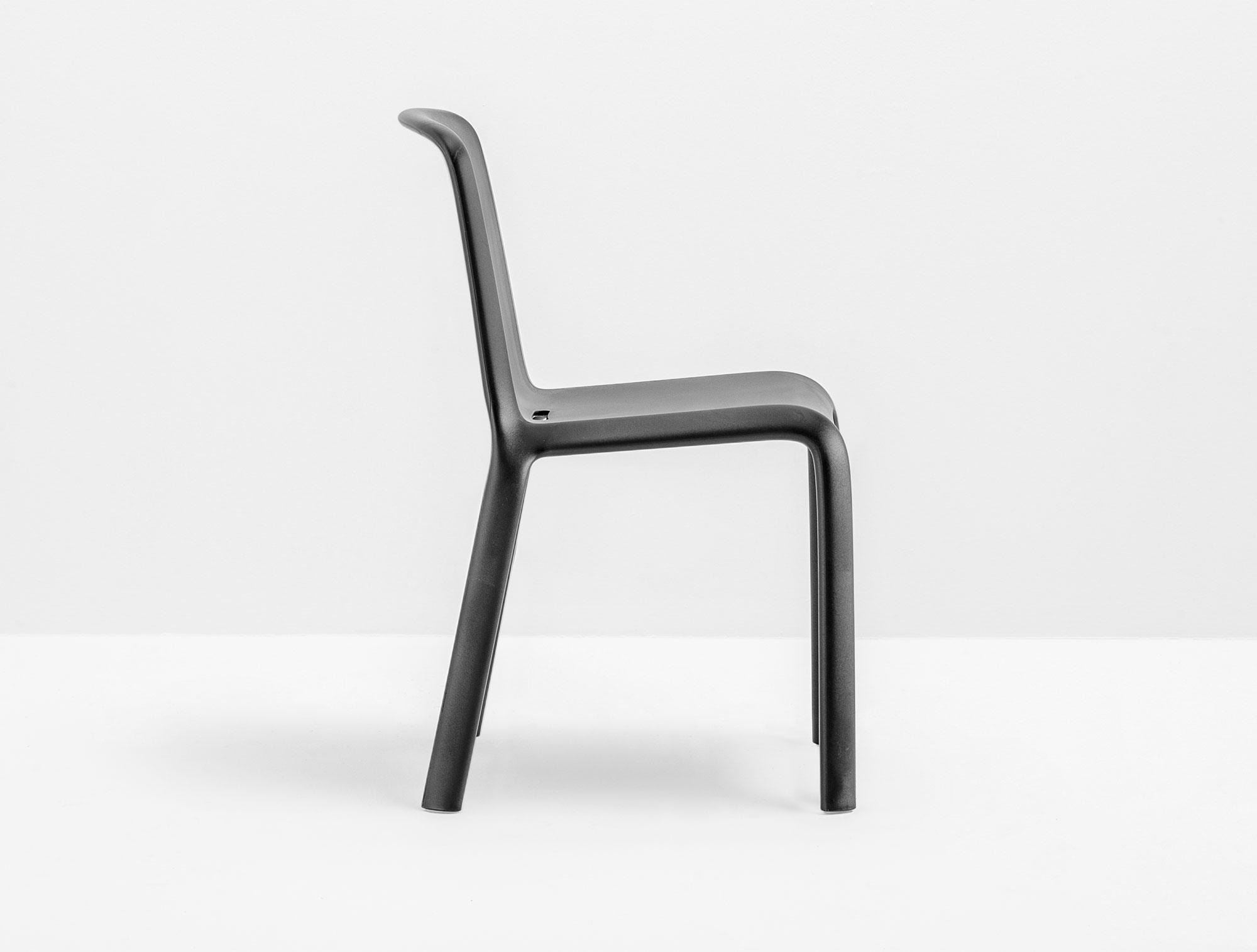SNOW 300 - Chairs from PEDRALI |