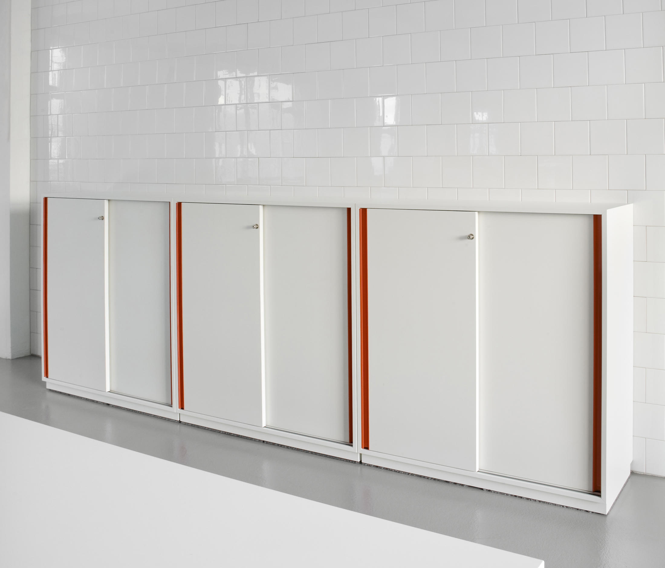 do4500 sliding door cabinet system - cabinets from designoffice