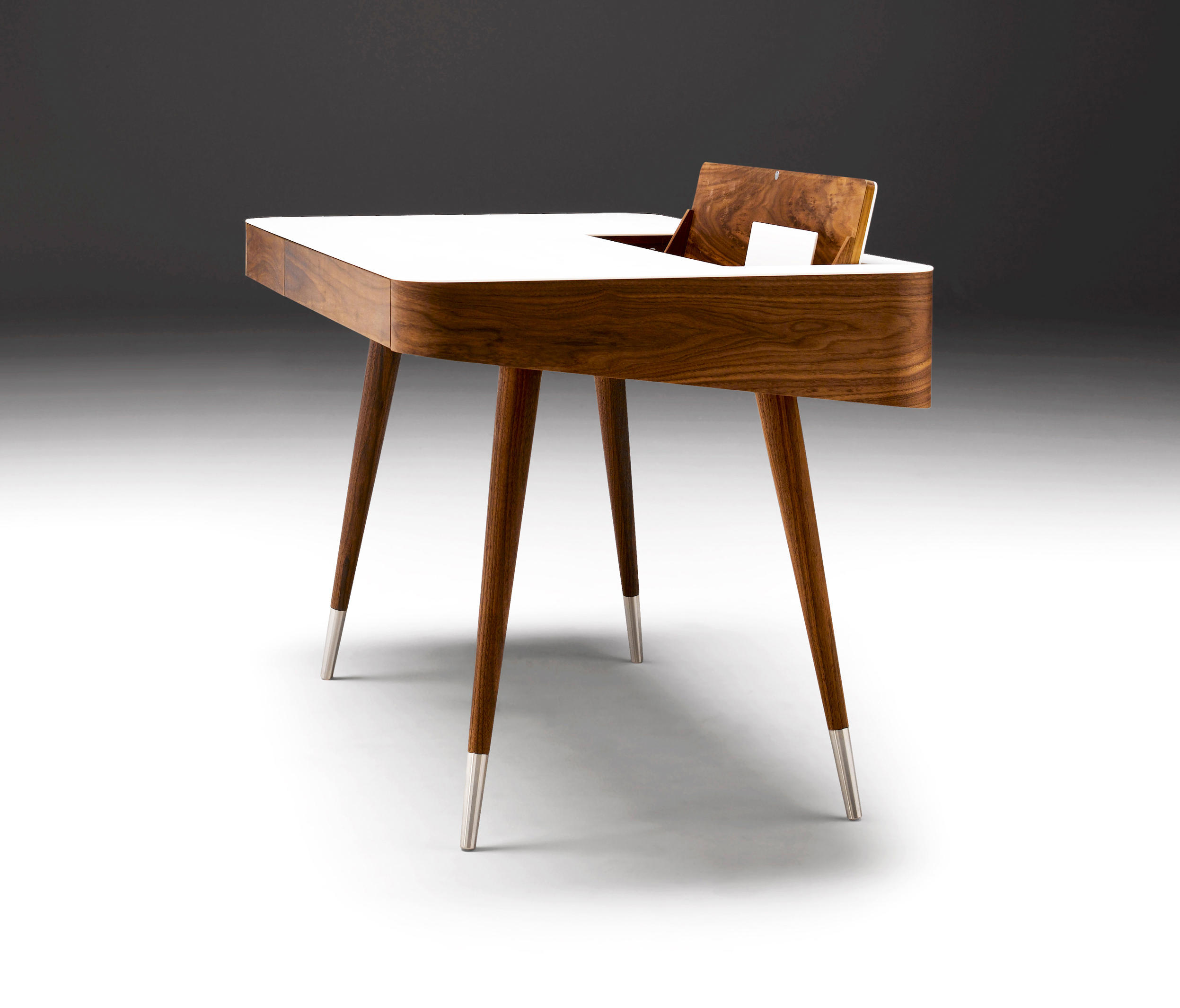 AK - Desks from Naver Collection | Architonic