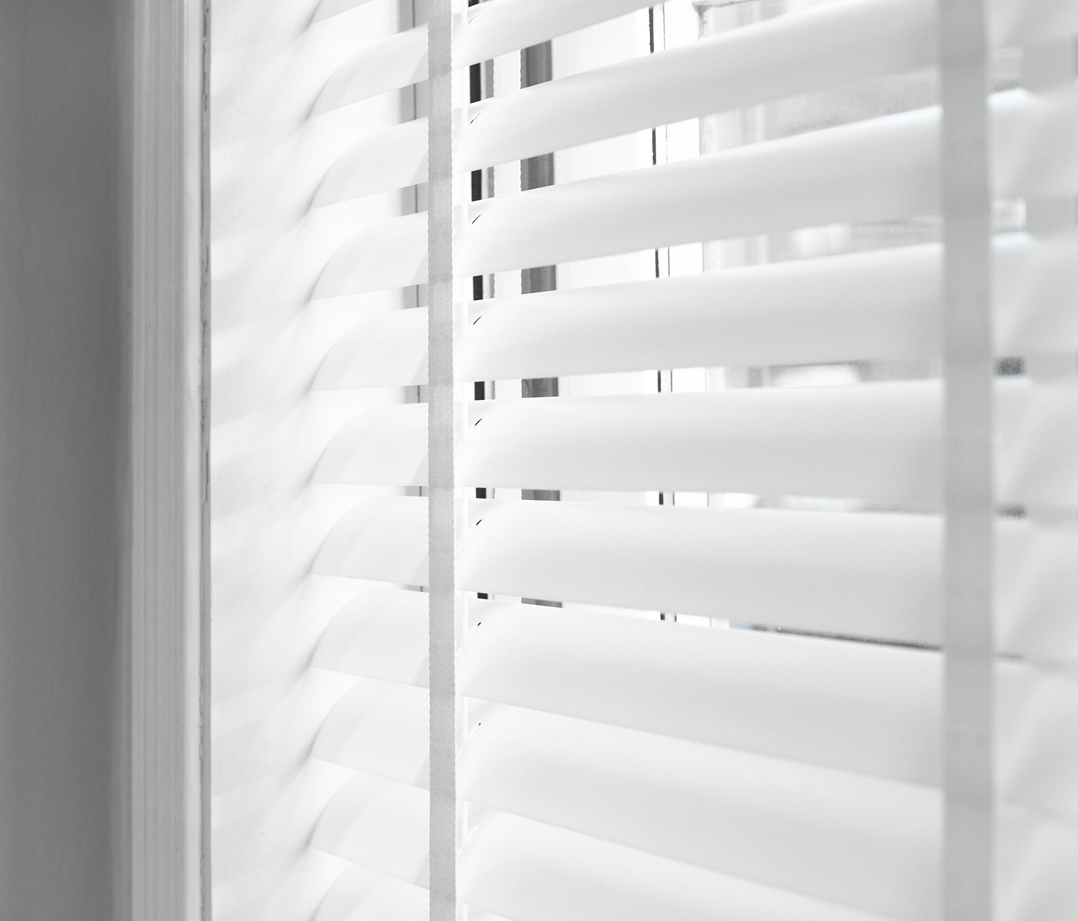 Venetian Blinds Transpa Cord Operated Systems From Ann Idstein Venetian Blinds Transpa By Ann Idstein Cord Operated Systems