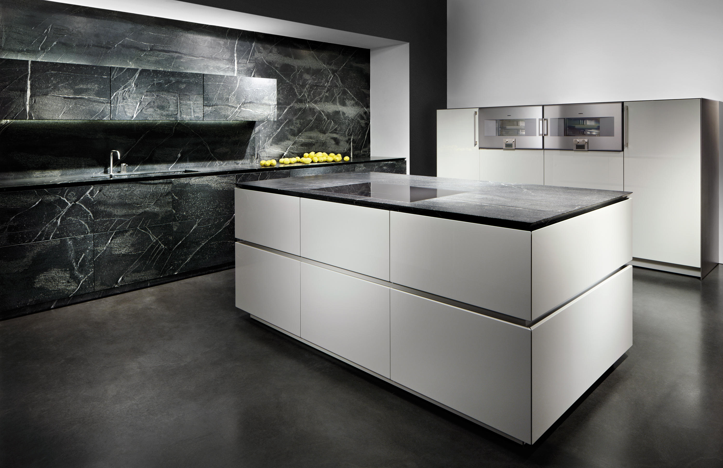 Luxury Black & White Kitchens - eggersmann