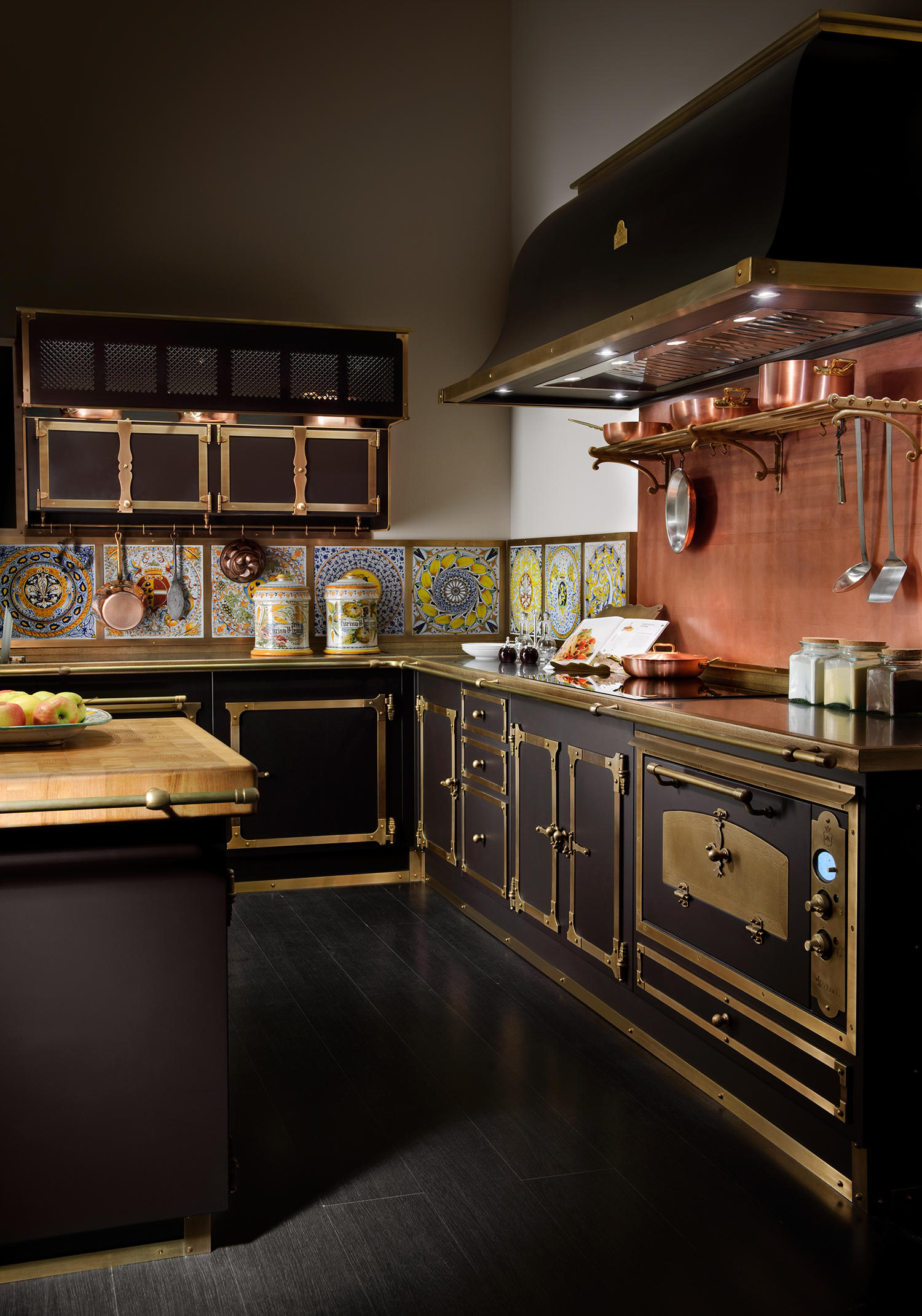 MEDICI PALACE KITCHEN Fitted Kitchens From Officine Gullo